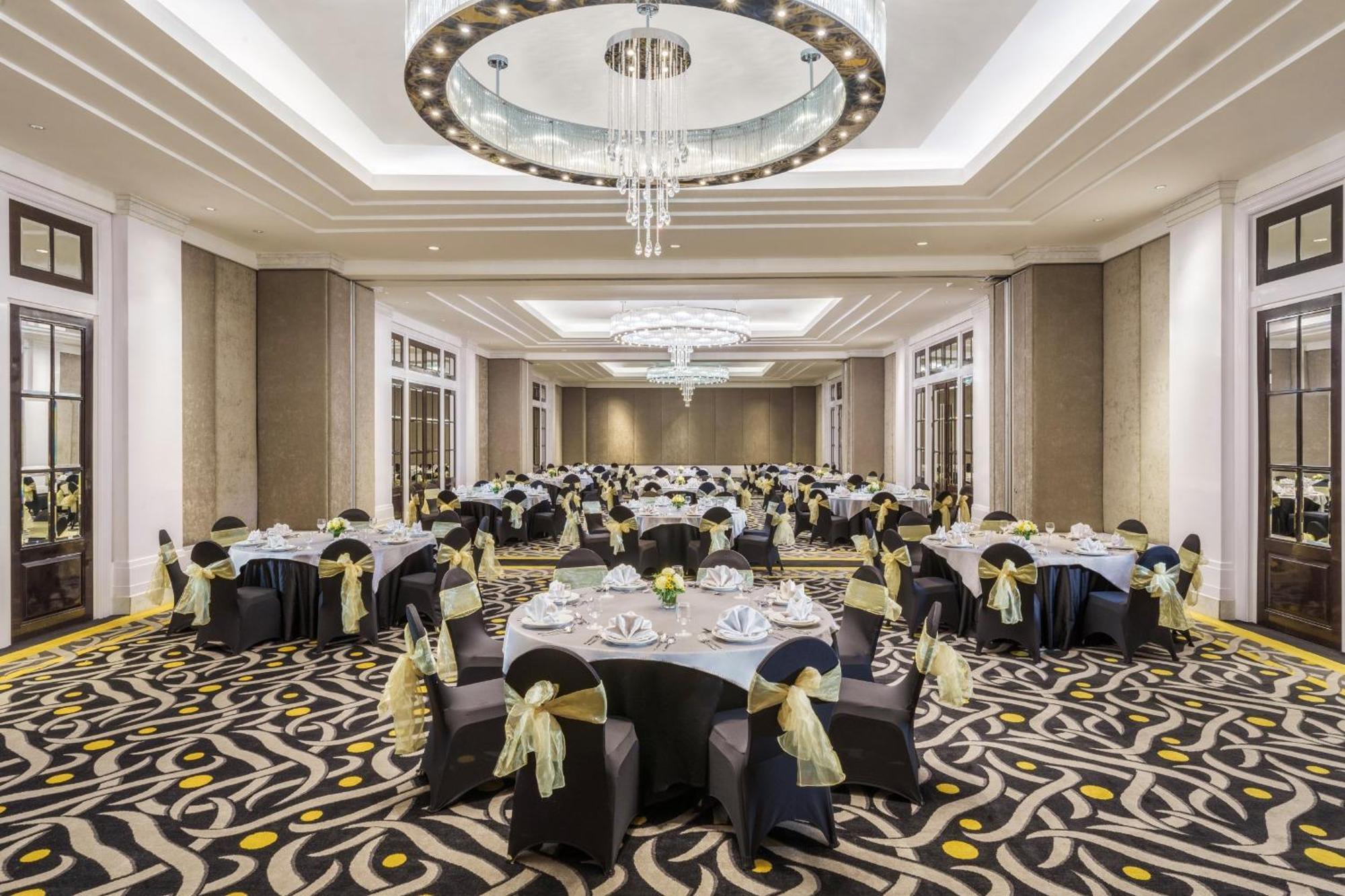 Hotel Ciputra World Surabaya Managed By Swiss-Belhotel International Exteriör bild