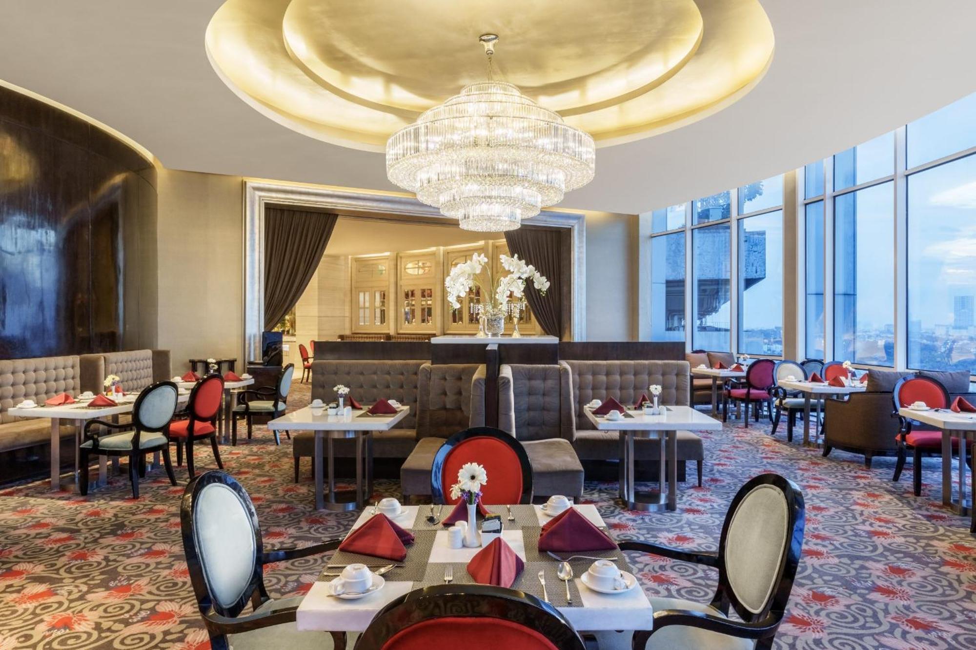 Hotel Ciputra World Surabaya Managed By Swiss-Belhotel International Exteriör bild