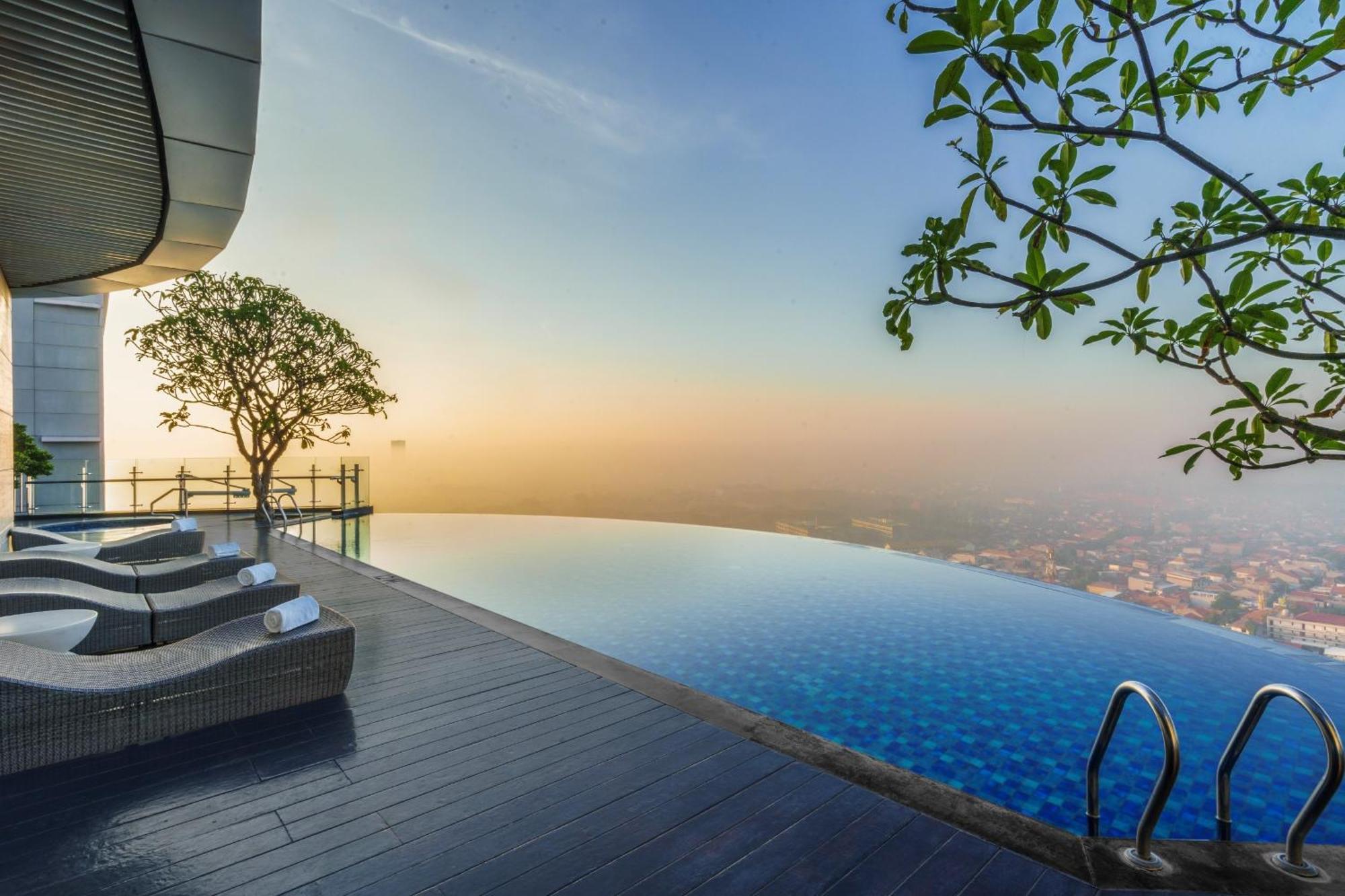 Hotel Ciputra World Surabaya Managed By Swiss-Belhotel International Exteriör bild